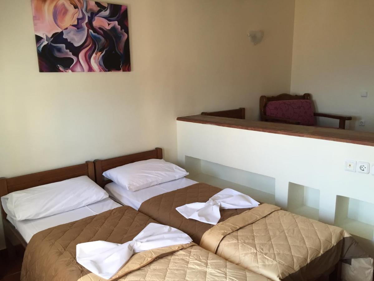 Toulipa Rooms Agia Ermioni 外观 照片